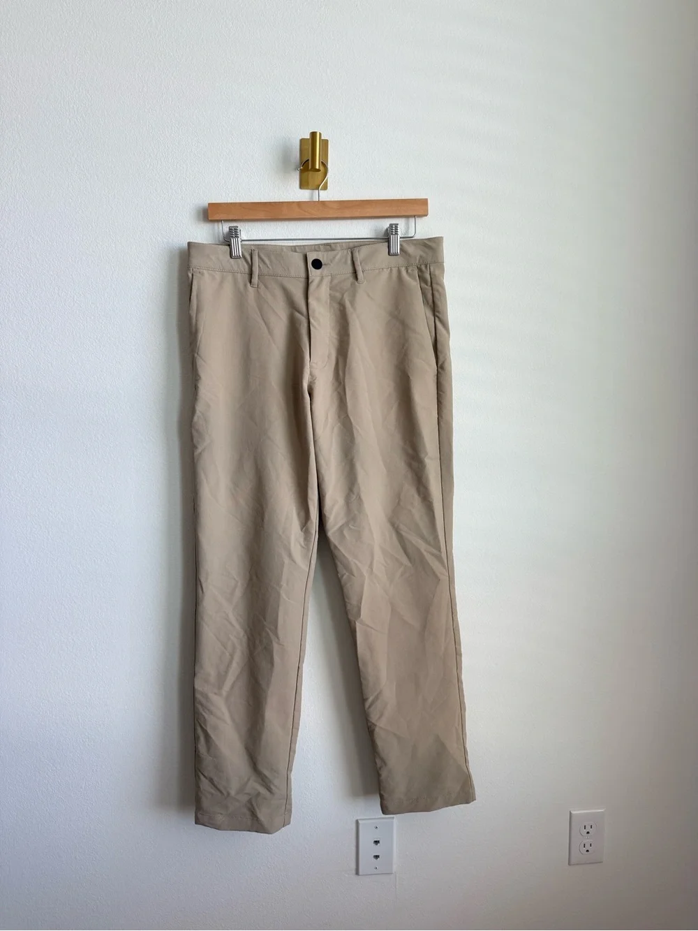 Banana Republic Mens Performance Chino Pants Beige Tan 32x30